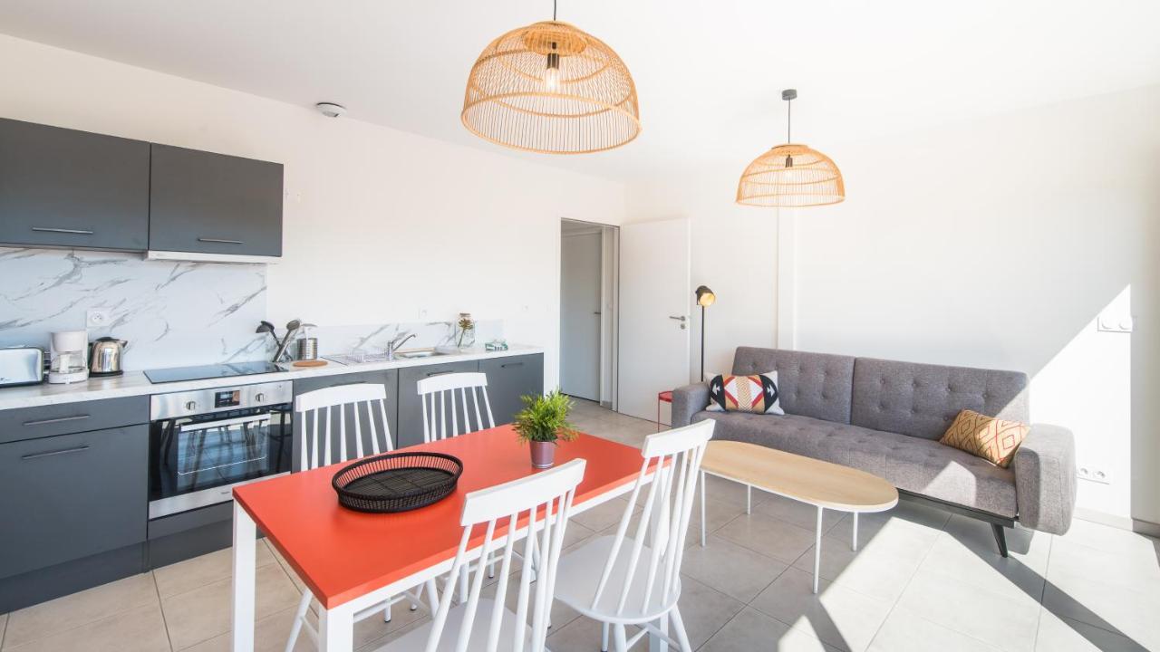 "Le Soleil Levant" Avec Balcon Et Parking Prive, 2 Adultes Et 1 Enfant Sarlat-la-Canéda Exterior photo